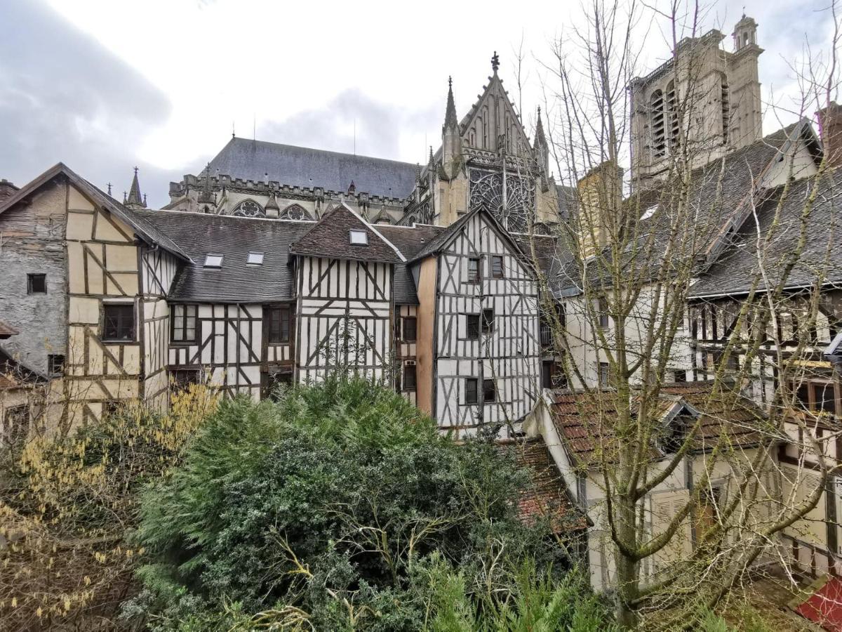 Les Cieux De La Cathedrale - Calme - Jardin - Wifi Apartment Троа Екстериор снимка