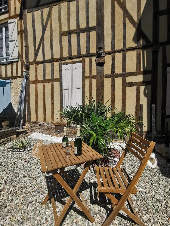 Les Cieux De La Cathedrale - Calme - Jardin - Wifi Apartment Троа Екстериор снимка