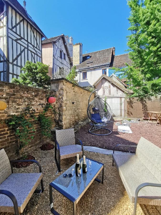 Les Cieux De La Cathedrale - Calme - Jardin - Wifi Apartment Троа Екстериор снимка