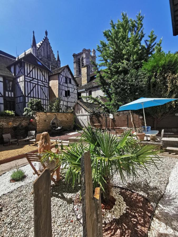 Les Cieux De La Cathedrale - Calme - Jardin - Wifi Apartment Троа Екстериор снимка